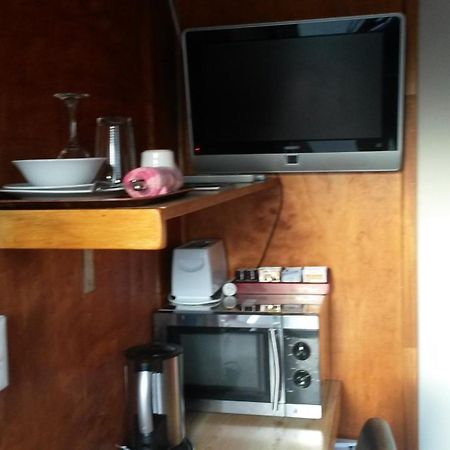 Wellington 747 Motel Room photo