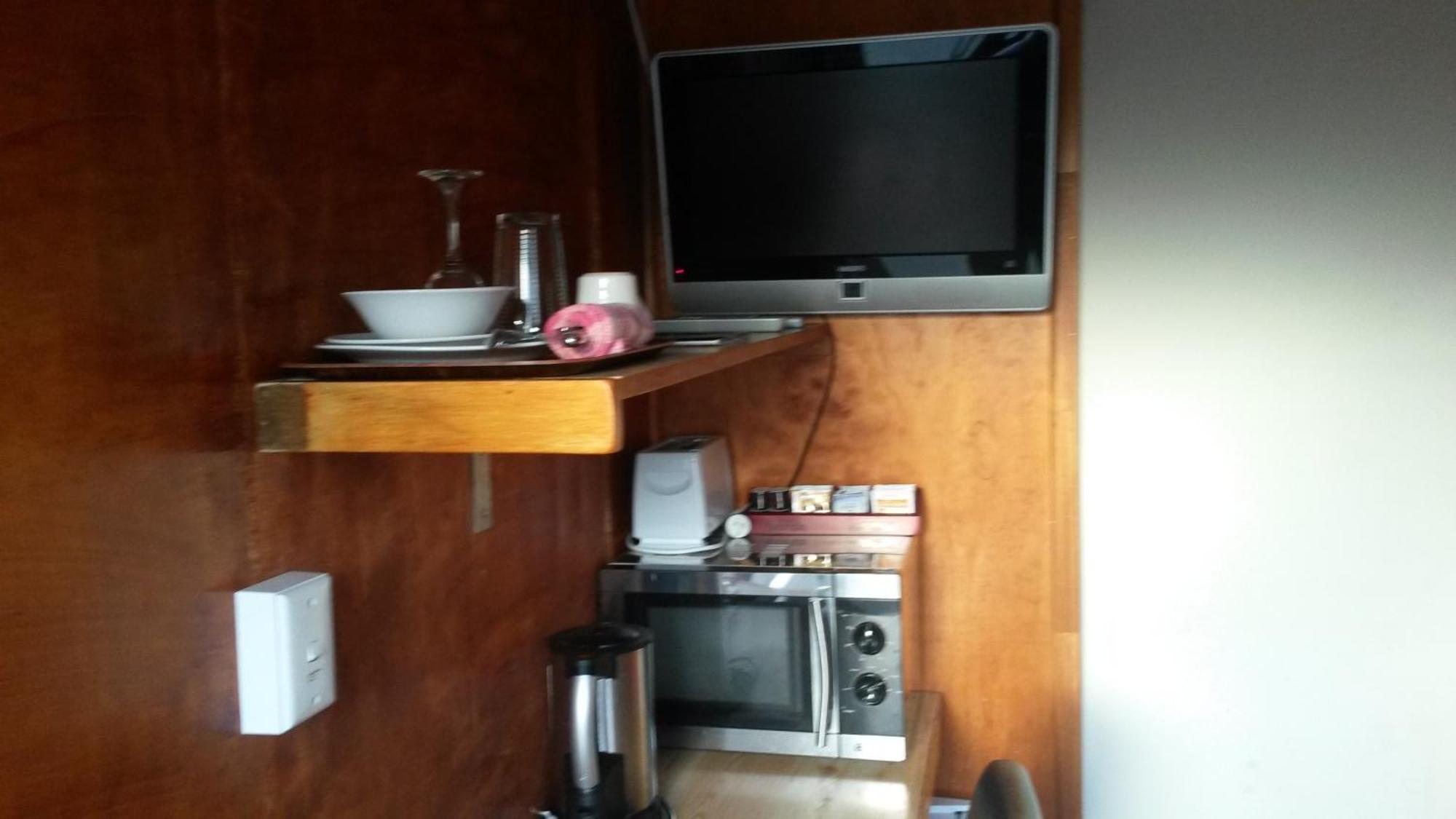 Wellington 747 Motel Room photo
